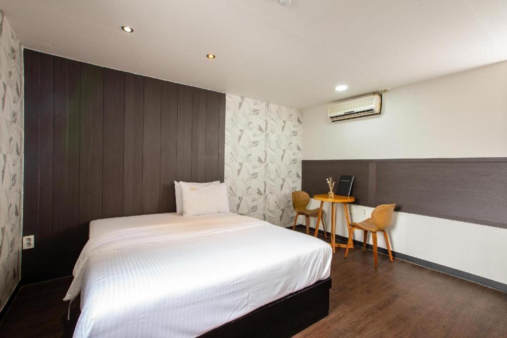 Chilgok M7 Business Hotel מראה חיצוני תמונה
