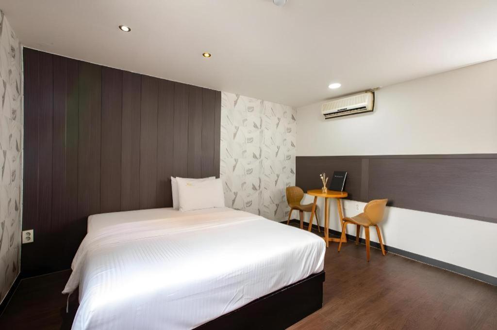 Chilgok M7 Business Hotel מראה חיצוני תמונה