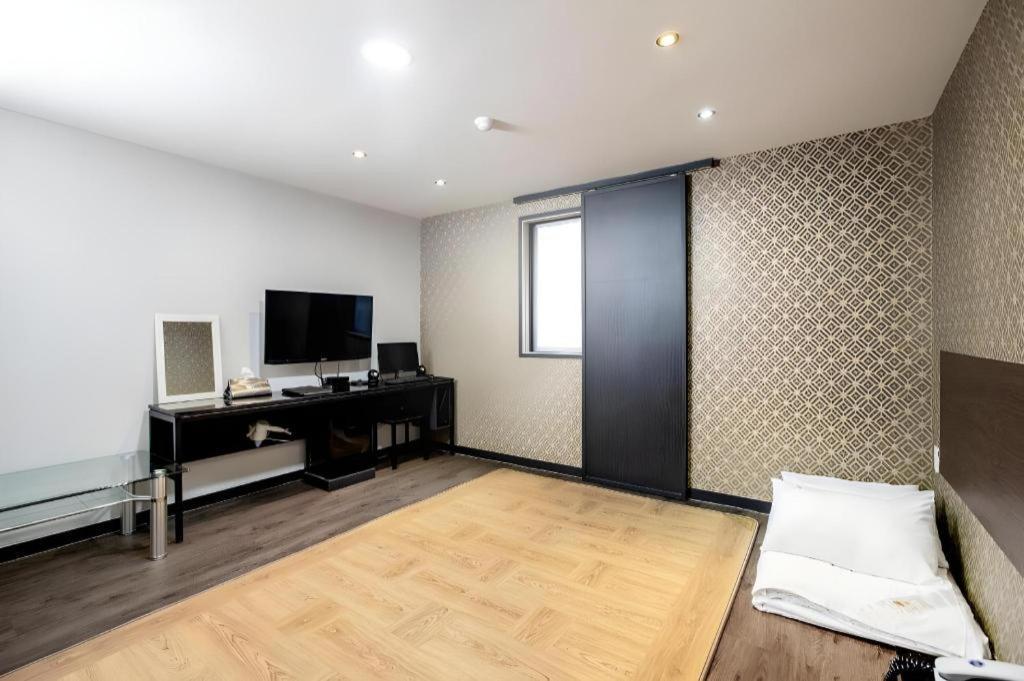 Chilgok M7 Business Hotel מראה חיצוני תמונה