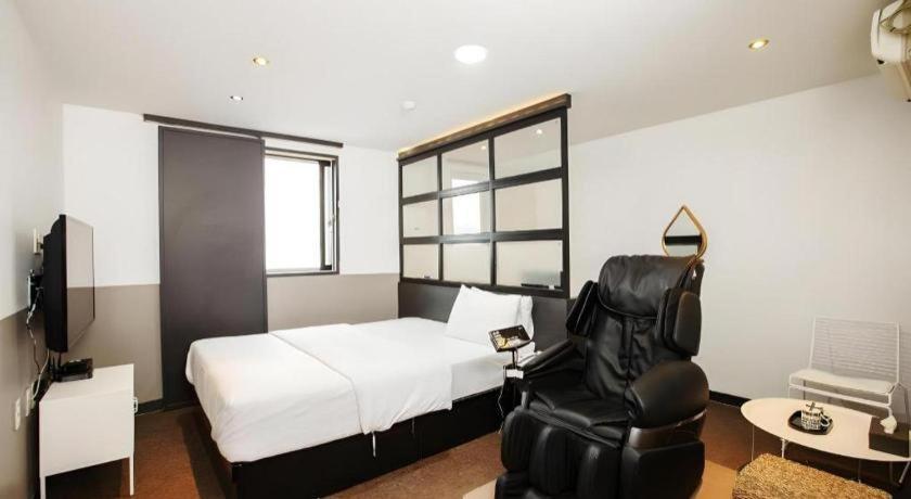 Chilgok M7 Business Hotel מראה חיצוני תמונה